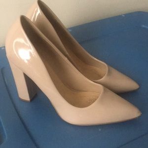 Not just a pump chunky heels (nude)